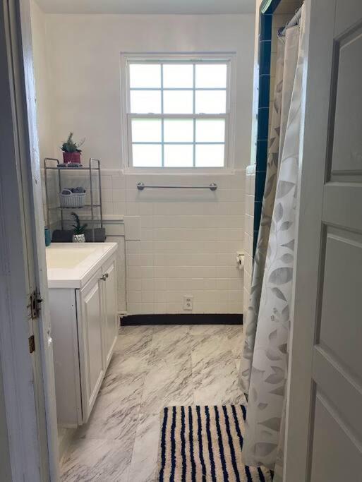 Cozy Home, King Bed, 3 Bedrooms,Close To Downtown Beaches Towncenter 잭슨빌 외부 사진