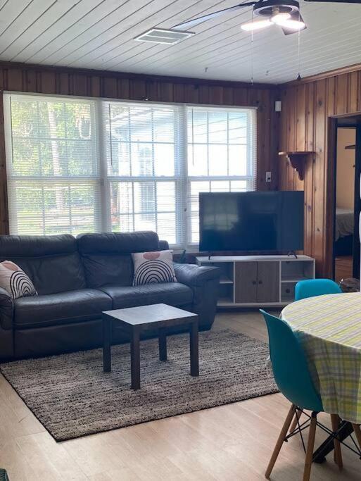 Cozy Home, King Bed, 3 Bedrooms,Close To Downtown Beaches Towncenter 잭슨빌 외부 사진